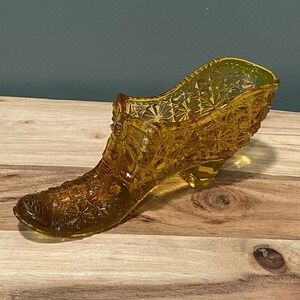 Vintage Degenhart ?  Glass Yellow Swirl Slag Glass Daisey & Button Bow Shoe